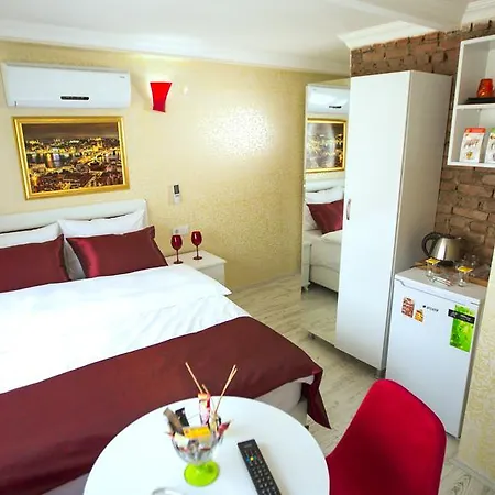 Taksim Brand Aparthotel 5*